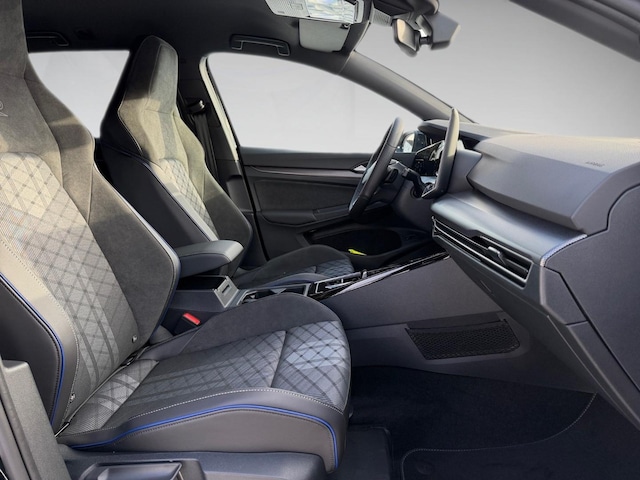 Volkswagen Golf 1.5 eTSI DSG Variant