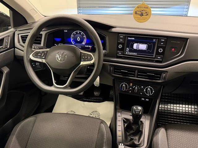 Volkswagen Polo 1,0*8 Fach*Parksensoren*Apple Carplay*Android A...