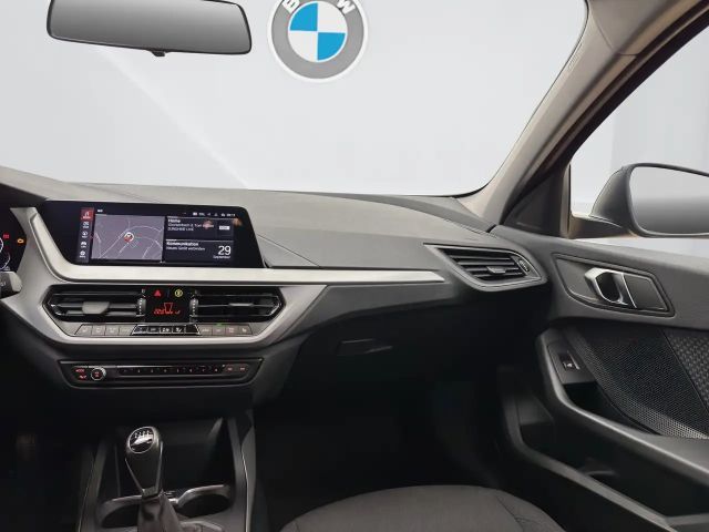 BMW 118 118i 5-deurs Sedan