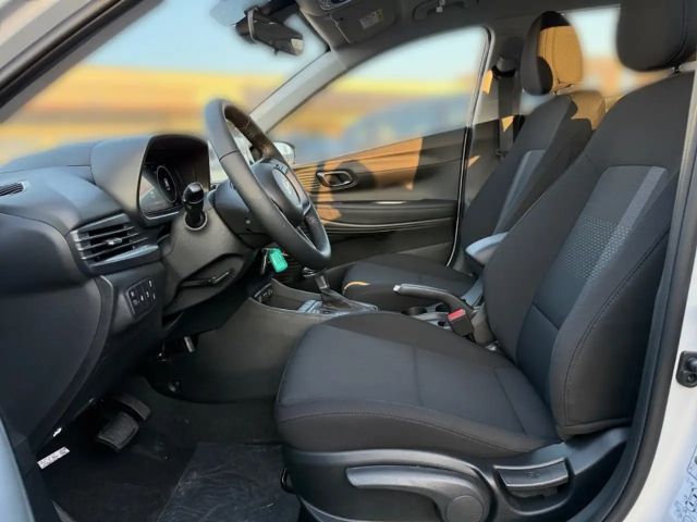 Hyundai i20 AUTOMAT+NAVI+APPLE/ANDROID+SITZHZG+LENKRADHZG+KAME