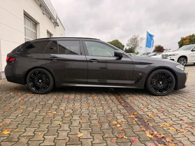 BMW 530 530d M-Sport Touring xDrive