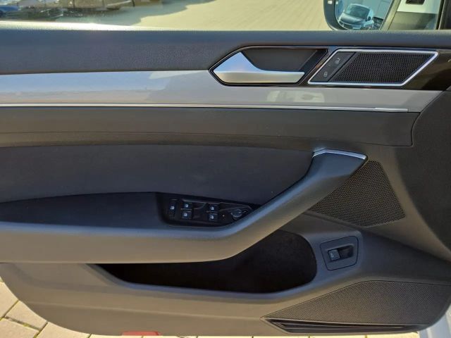 Volkswagen Passat 2.0 TSI Business DSG Variant