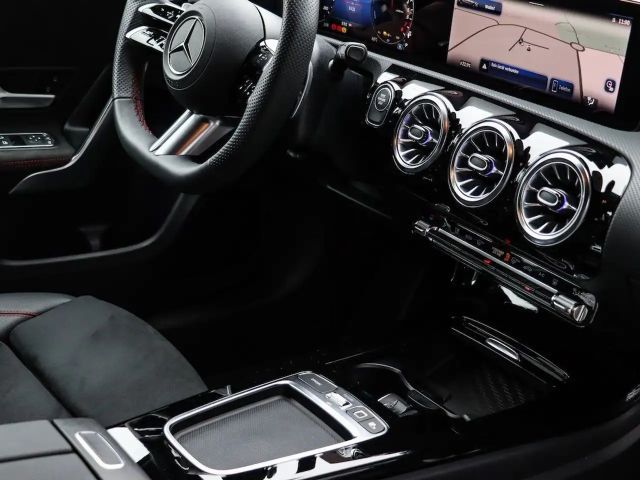 Mercedes-Benz A 250 A 250 e AMG Line