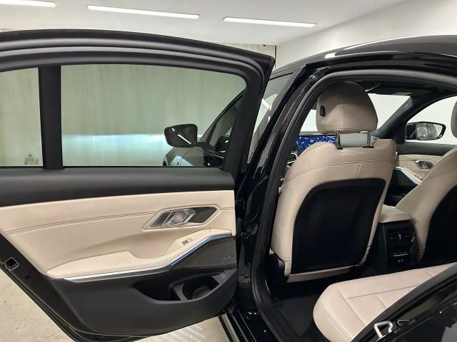 BMW 330 330d M-Sport Sedan xDrive