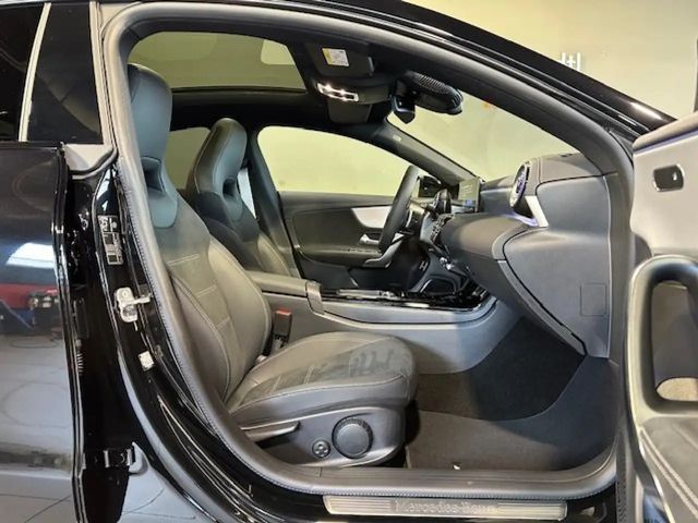 Mercedes-Benz CLA 200 AMG Line Coupé