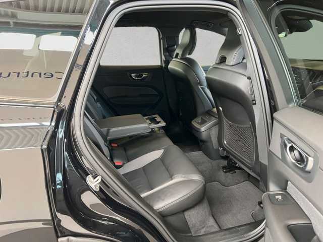 Volvo XC60 Dark Plus