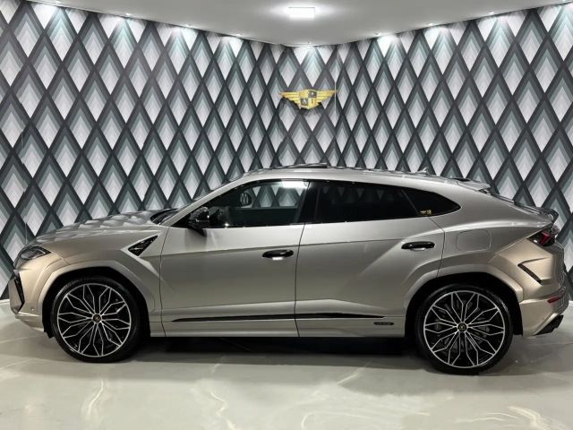 Lamborghini Urus SE // CARBON // UNIKÄT // VOLLE HÜTTE //