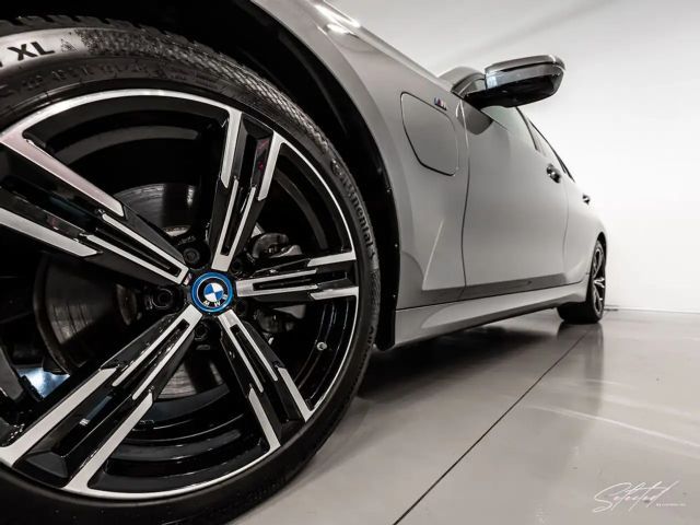 BMW 320 320e M-Sport xDrive