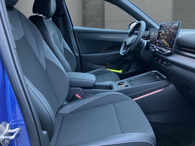 Volkswagen T-Roc 1.5 eTSI DSG R-Line