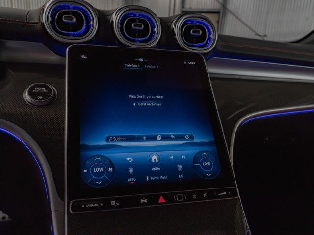 Mercedes-Benz C 200 AMG Line Sedan