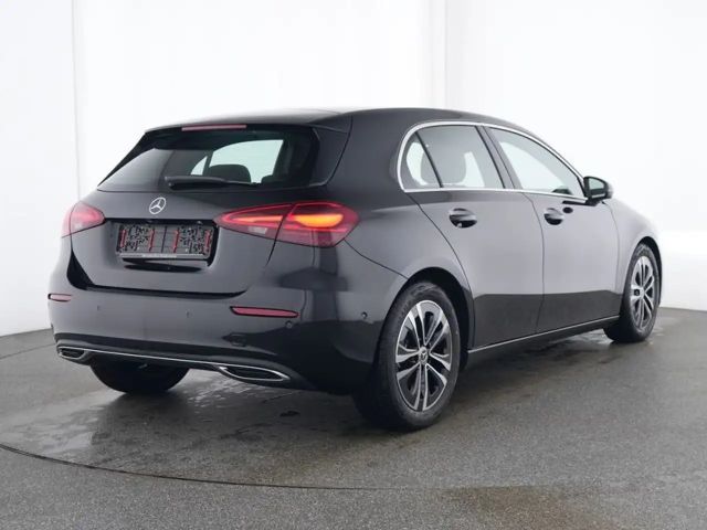 Mercedes-Benz A 180 LENKRADHEIZUNG LED HP USB PAKET