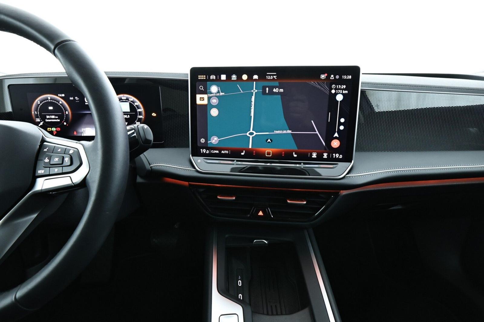 Volkswagen Passat 2.0 TDI Business IQ.Drive