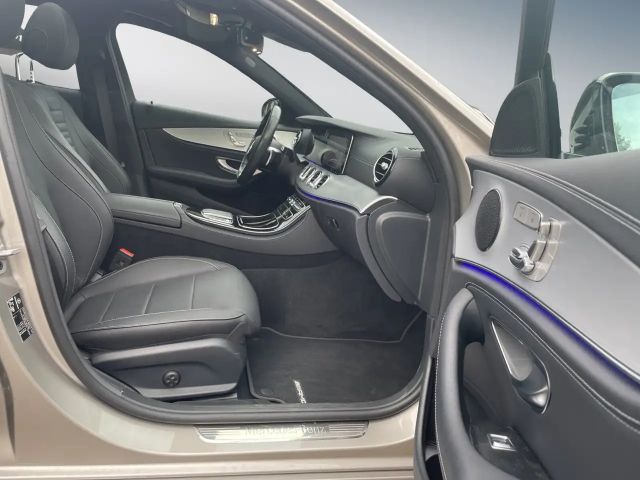 Mercedes-Benz E 220 4MATIC AMG Line