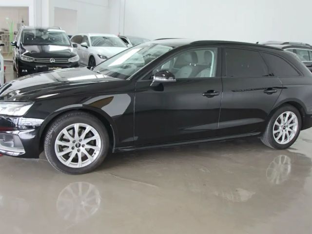 Audi A4 30 TDI Avant S-Tronic