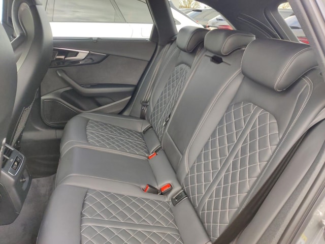 Audi S4 Avant Quattro