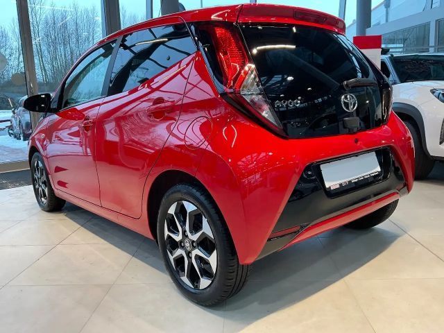 Toyota Aygo 1.0 VVT-i X-sky
