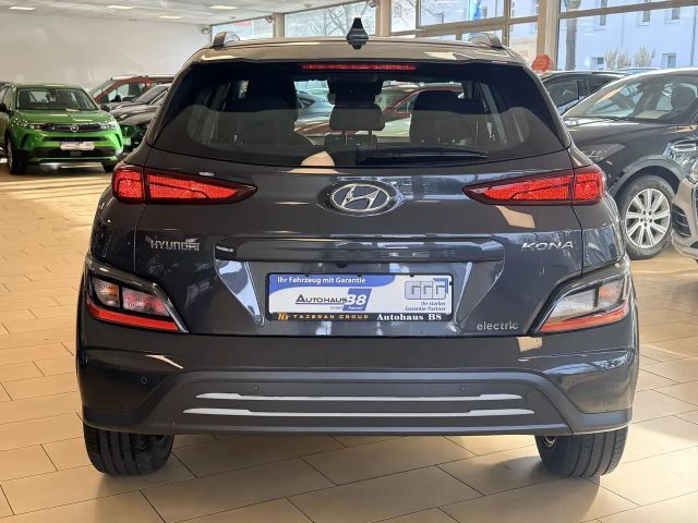 Hyundai Kona Select