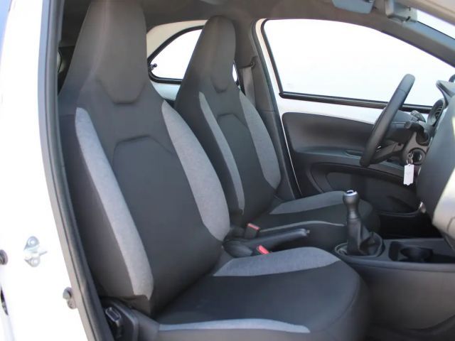 Toyota Aygo 1.0 VVT-i Hatchback Play