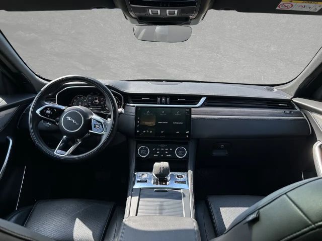 Jaguar F-Pace P400e S