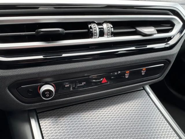 BMW 330 330i M-Sport Sedan xDrive