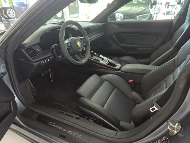 Porsche 992 Carrera Coupé GTS