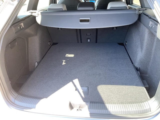 Volkswagen Golf 1.5 eTSI DSG Variant