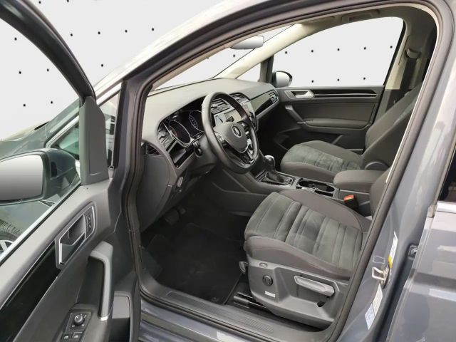 Volkswagen Touran 1.5 TSI DSG R-Line