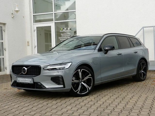 Volvo V60 AWD Dark Hybrid Ultra