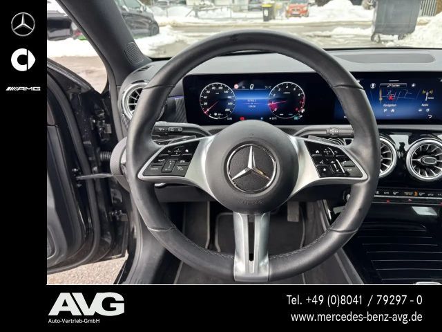 Mercedes-Benz A 200 Hatchback Progressive