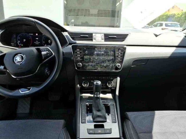 Skoda Superb 2.0 TSI Combi Style Style