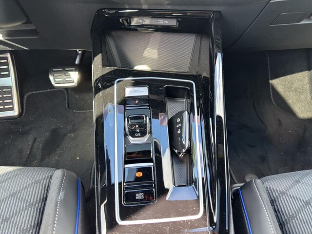 Volkswagen Golf DSG R-Line