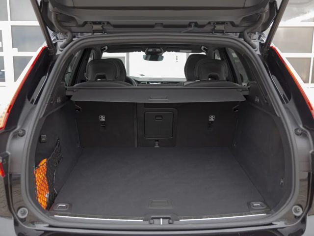 Volvo XC60 AWD Dark Plus