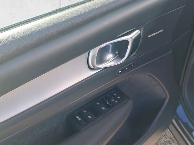 Volvo XC40 Dark Plus