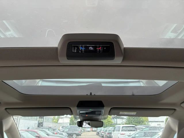 Volkswagen Multivan Lang Style T7