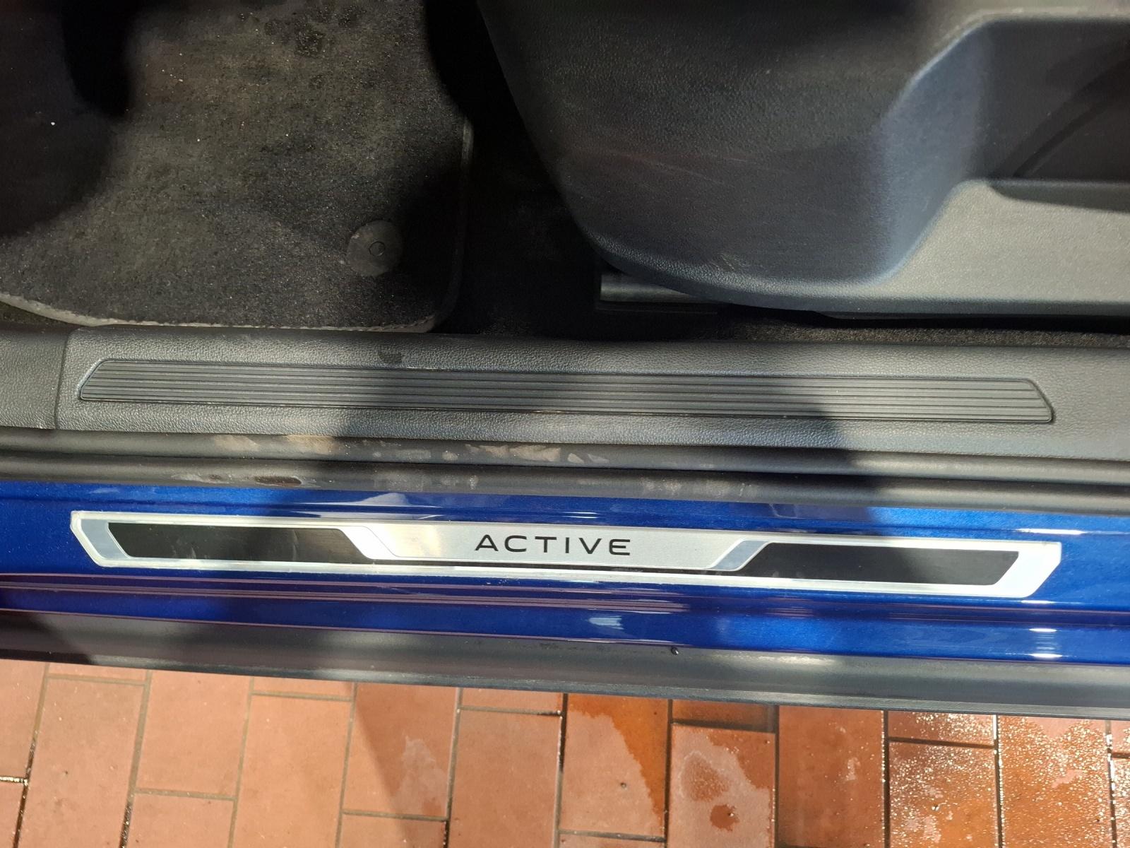 Volkswagen T-Cross TSI Active Navi AID ACC PDC SH LM