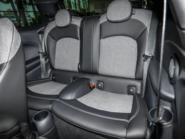 MINI Cooper LED PDC V+H DAB Parkass. Klima