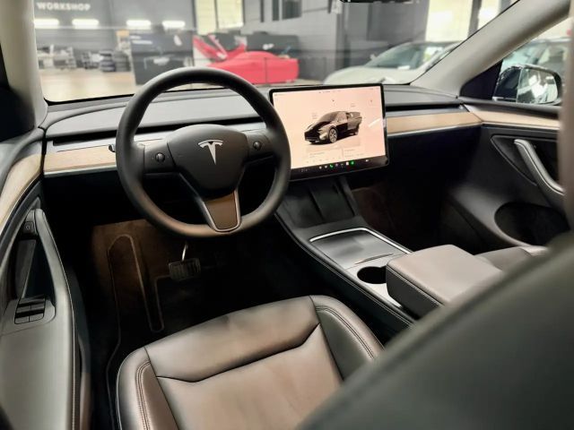 Tesla Model Y RWD