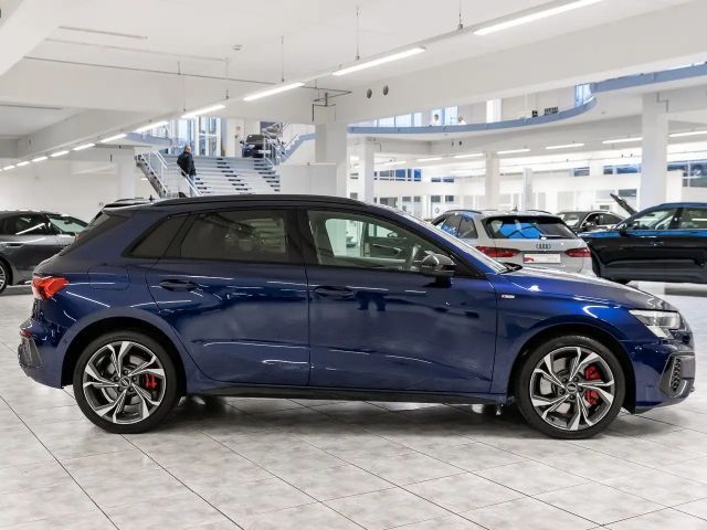 Audi A3 45 TFSI Hybride S-Line Sedan