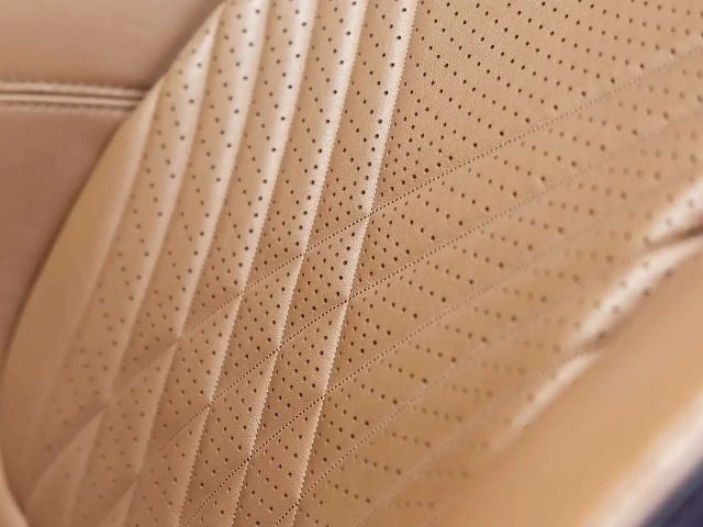 Aston Martin DBX -Minotaur Green-