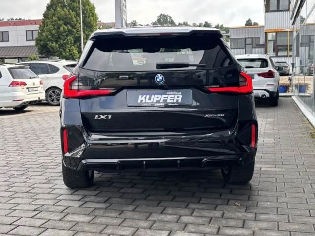 BMW X1 xDrive30 M Sportp. Pano° 360°-AHK°el.Sports.