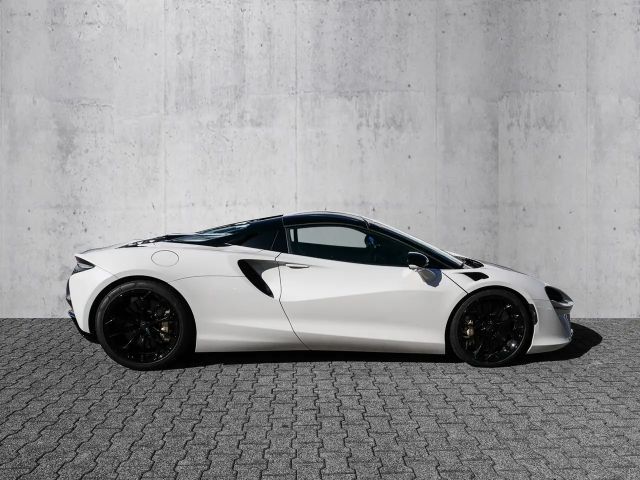 McLaren Artura Spider