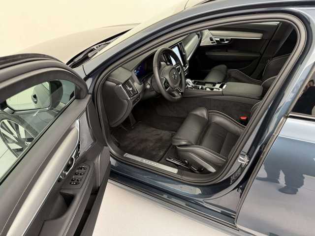 Volvo V90 AWD Dark Plus Recharge T6