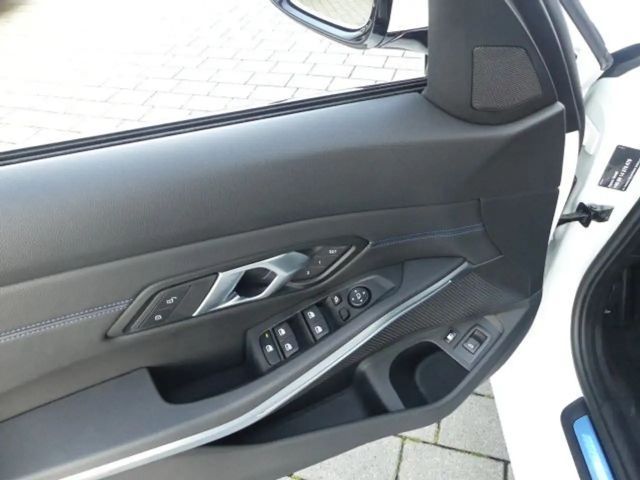 BMW 330 330e Touring xDrive