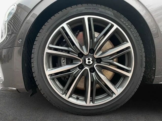 Bentley Flying Spur Hybrid V8