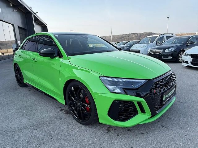 Audi RS3 Quattro S-Tronic Sedan