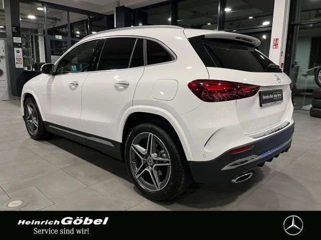 Mercedes-Benz GLA 200 AMG Line