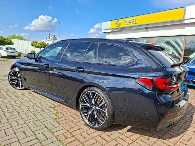 BMW 530 530d M-Sport Touring xDrive