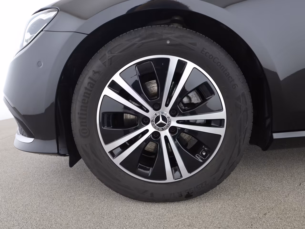 Mercedes-Benz E 220 AVANTGARDE E 220 d Estate