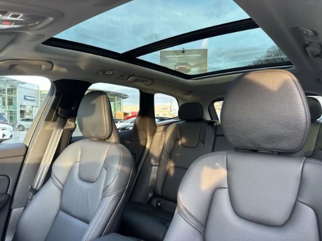 Volvo XC60 Dark Plus T6