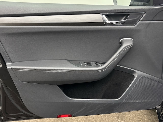 Skoda Superb 2.0 TDI Combi Style Style